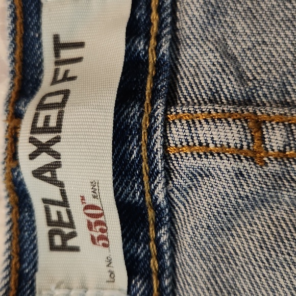 Levi's 550 relaxed fit jeans in great condition! 33×32 - Picture 5 of 6